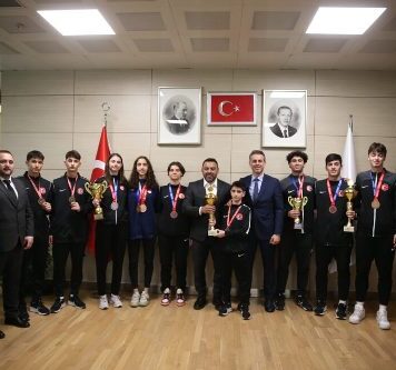 Bakan Yardımcımız Hamza Yerlikaya Şampiyonları Kabul Etti,